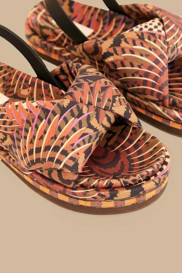 Caramel Macawmouflage Puffy Flat Sandal Women FARM Rio Sandals Caramel Macawmouflage Puffy Flat Sandal Women FARM Rio Sandals
