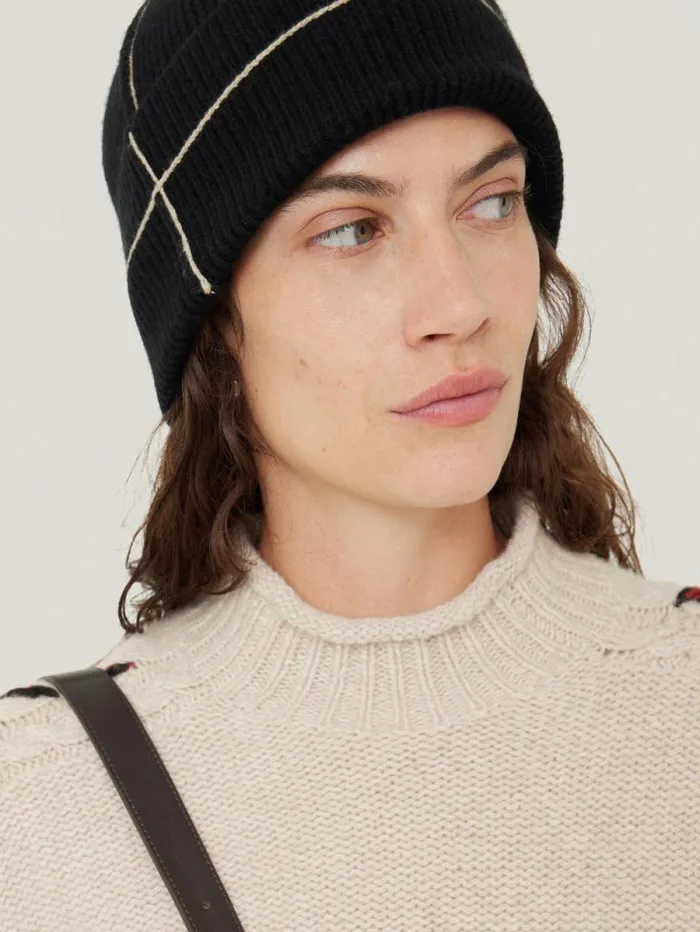 Contrast Stitch Beanie Black Women Jigsaw Knitwear and Cashmere