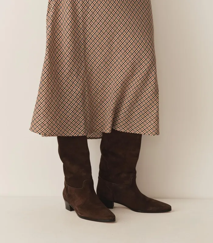 DEN Shoes Women Riviera Boot Dark Chocolate Suede