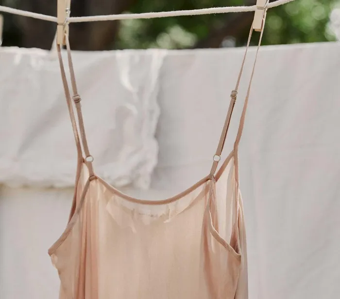 DEN Slips Women Short Scoop Neck Slip Conch
