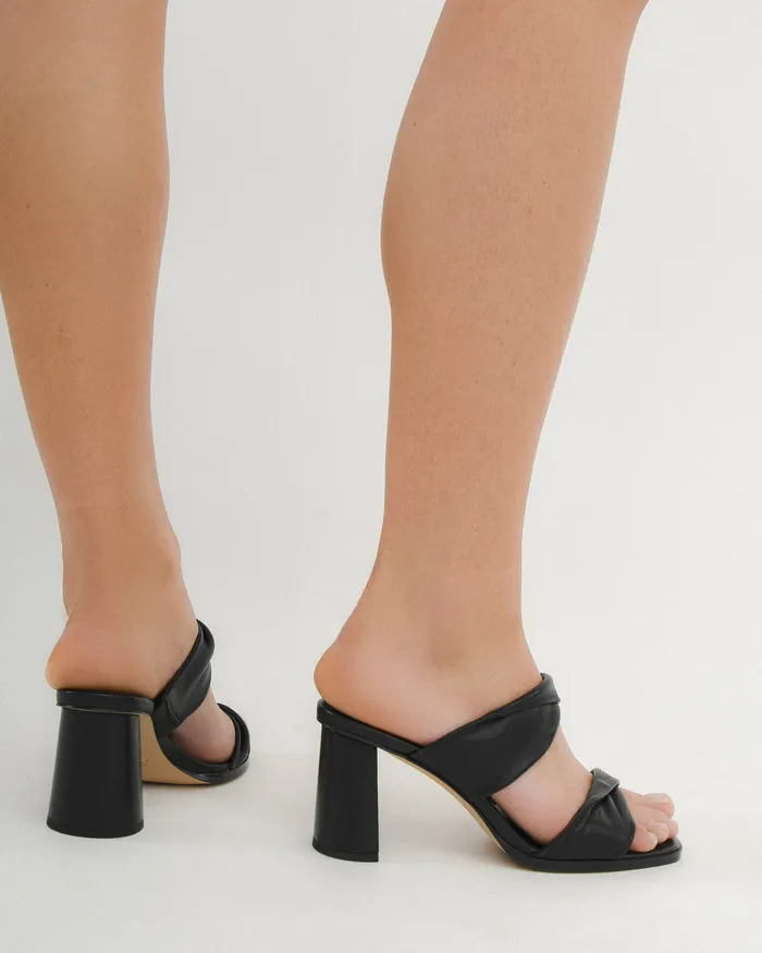 HIGH HEELS Women Caylie high heel sandals black leather jomercer