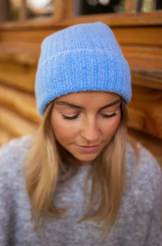 Jewelry and Accessories Hats and Beanies Easy Clothes Blue Sama Beanie Blue