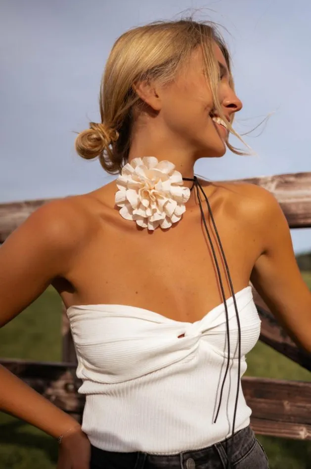 Jewelry and Accessories Necklaces Easy Clothes Ecru Jovana Necklace Ecru