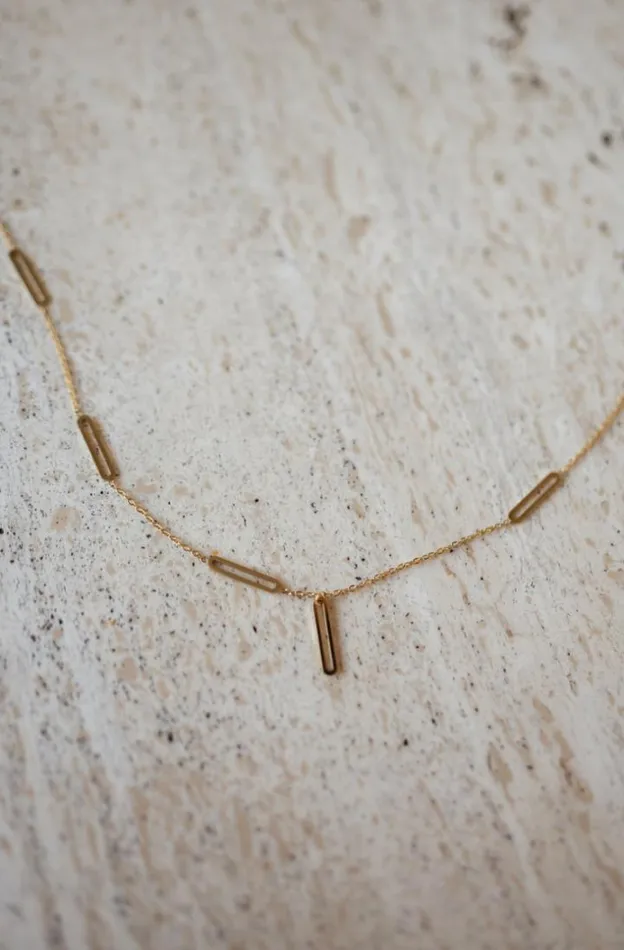 Jewelry and Accessories Necklaces Easy Clothes Golden Alan Necklace Jewelry and Accessories Necklaces Easy Clothes Golden Alan Necklace