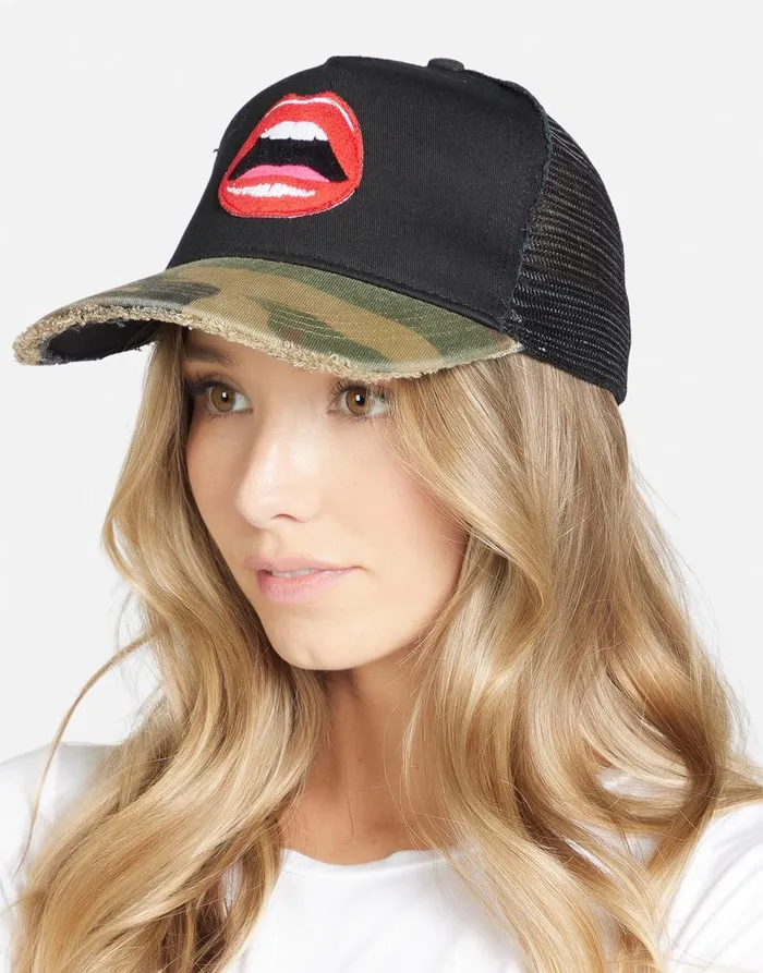 Jilly Red Open Lip Black Camo Women Lauren Moshi Hats