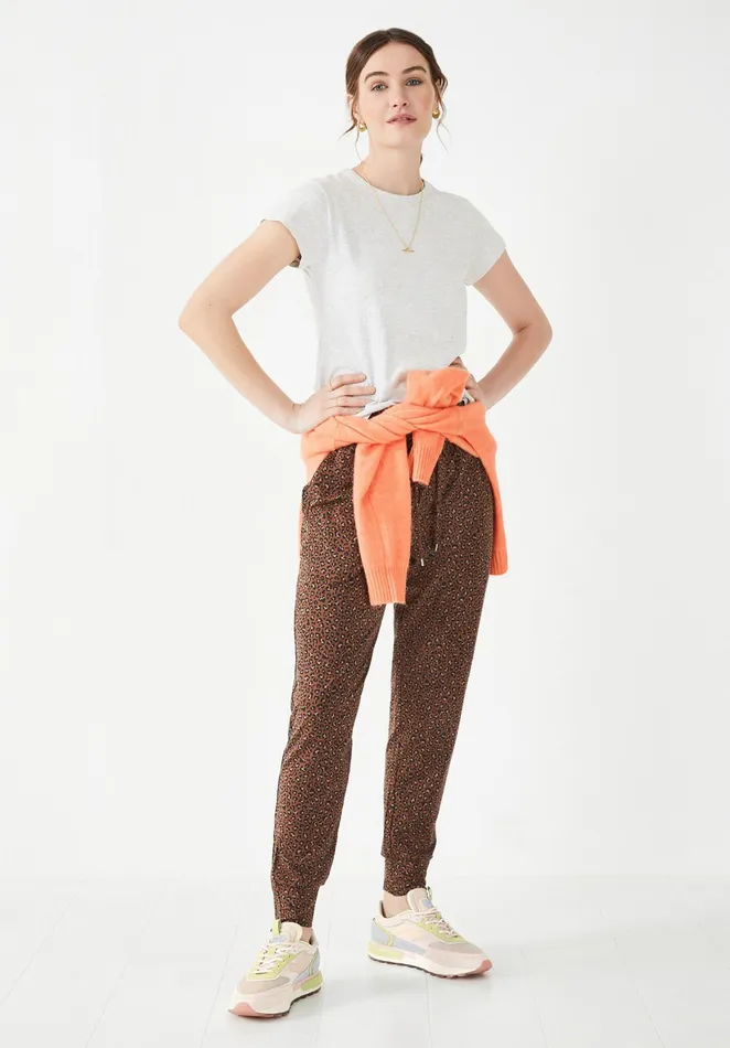 Joggers and Leggings Women Hush Amie Printed Joggers Graphic Leopard Brown