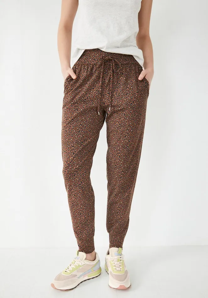 Joggers and Leggings Women Hush Amie Printed Joggers Graphic Leopard Brown