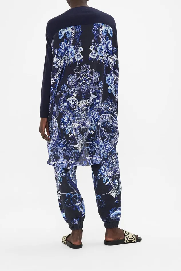 LONG SLEEVE JUMPER WITH PRINT BACK DELFT DYNASTY Delft Dynasty Womens Camilla Knitwear