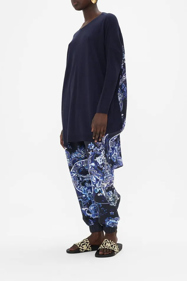 LONG SLEEVE JUMPER WITH PRINT BACK DELFT DYNASTY Delft Dynasty Womens Camilla Knitwear