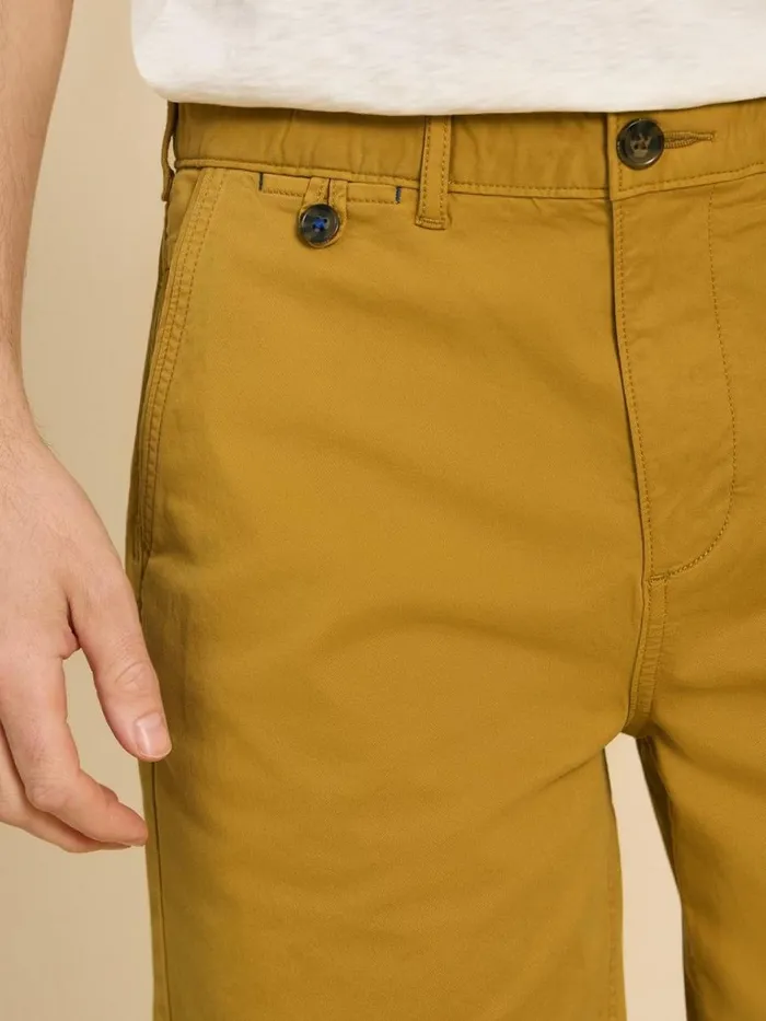 Men CHINOS White Stuff Sutton Organic Chino Short Deep Yellow