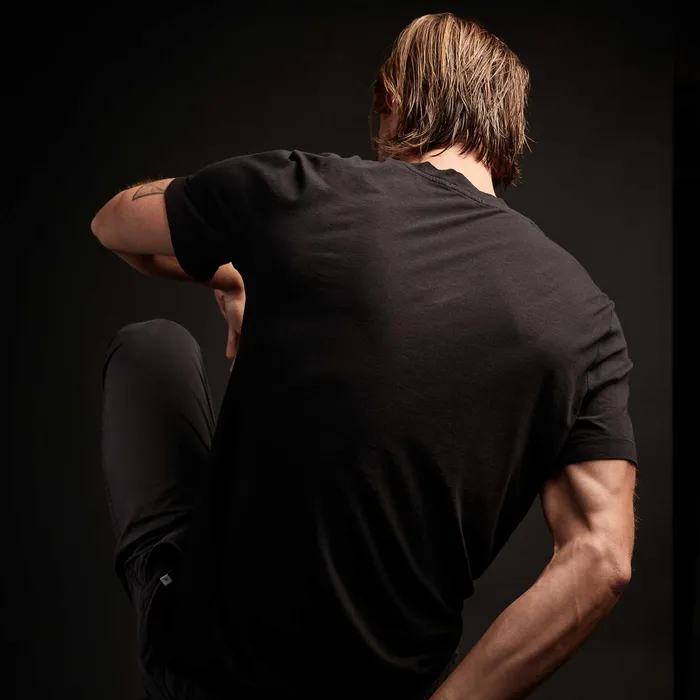 MEN James Perse CLASSICS Short Sleeve V Neck Black