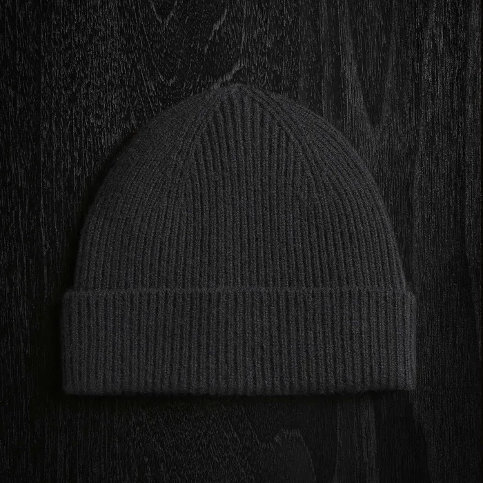MENWOMEN James Perse ASPEN COLLECTION Solid Cashmere Beanie Black