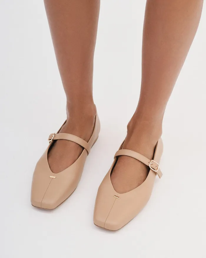 Women April casual flats tan leather BALLET jomercer