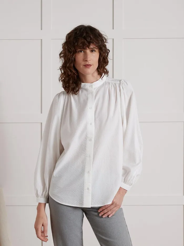 Women Clothing Cyrillus Blouse Made With Plain Flowing Seersucker Ecru