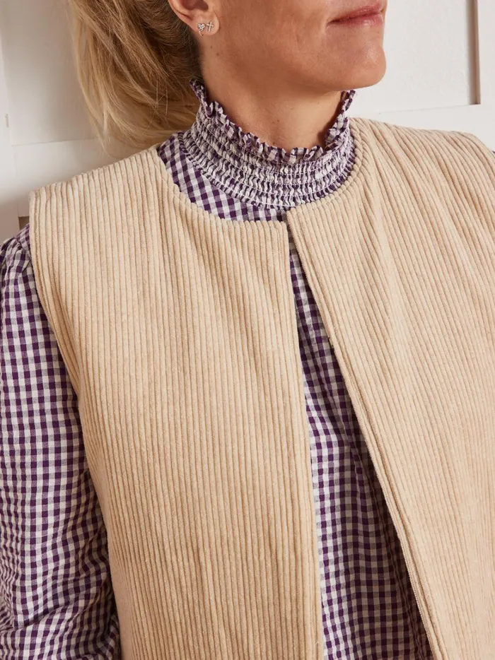 Women Clothing Cyrillus Reversible Sakari Sleeveless Jacket 8211 Apaches Collection Imp Woodblock