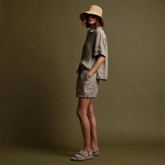 WOMEN James Perse SHORTS Lightweight Linen Short Silt Pigment