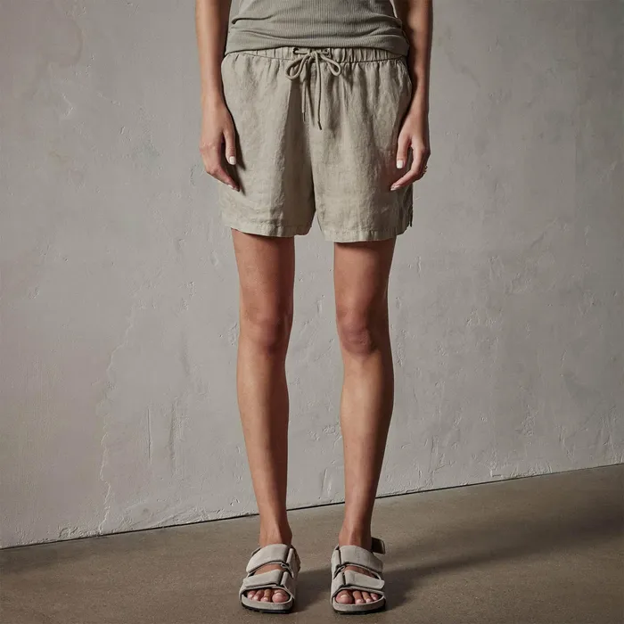 WOMEN James Perse SHORTS Lightweight Linen Short Silt Pigment