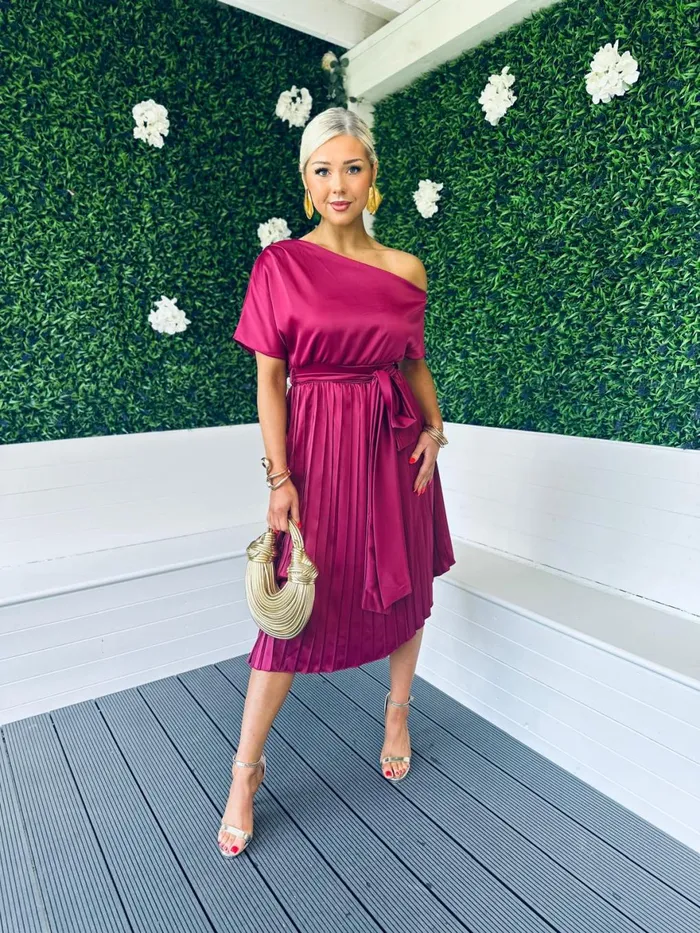 Women Maxi Canella Lane Enya Pleated Occasion Dress Wine