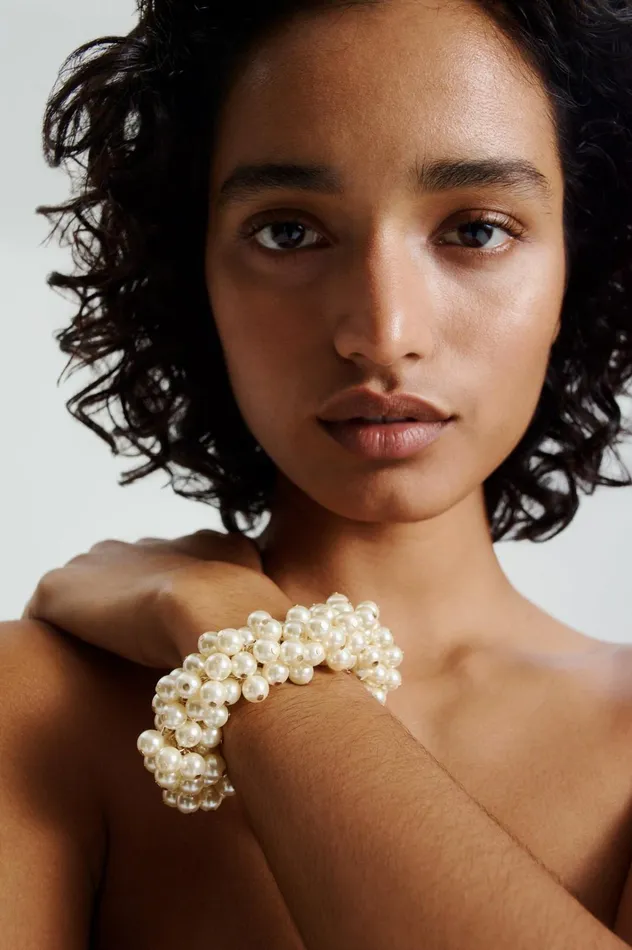 Women Scanlan Theodore Jewelry GLASS PEARL BRACELET Pearl