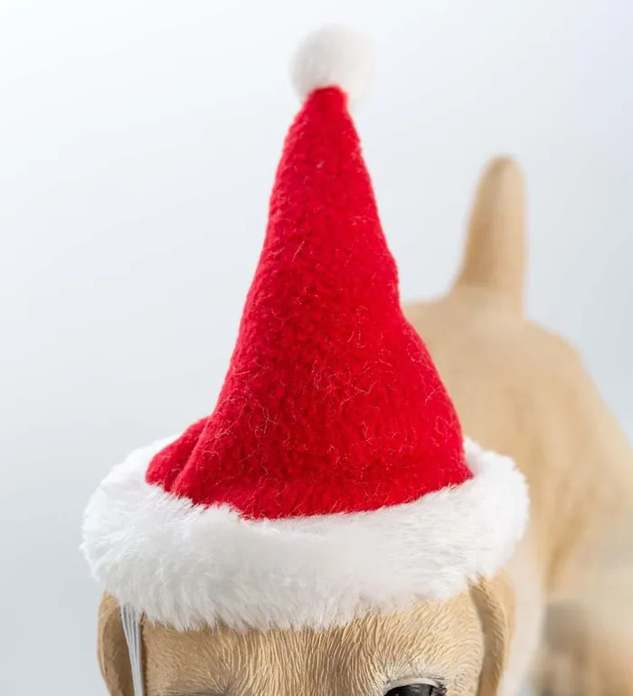Yard and Garden Holiday Labrador Puppy Statue With Hat And Scarf Plow and Hearth Decorative Garden Accents